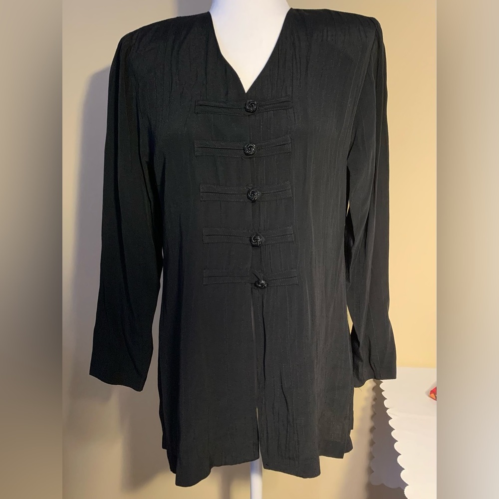EUC Top: Tunic, Flattering Subtle Vertical Stripes, Decorative Rose Buttons,
